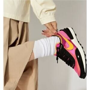 Nike Waffle One Active Fuchsia Running Sneakers Womens Size 9.5